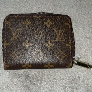 Louis Vuitton Monogram Small Zippy Wallet